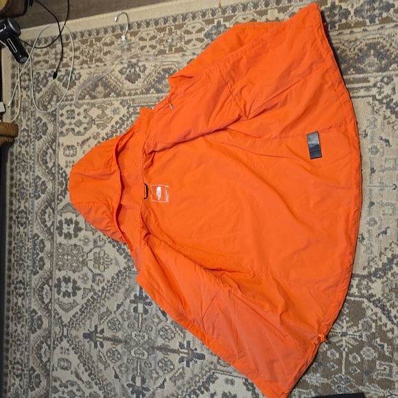 North Face lightweight puffer jacket - Picture 5 of 10